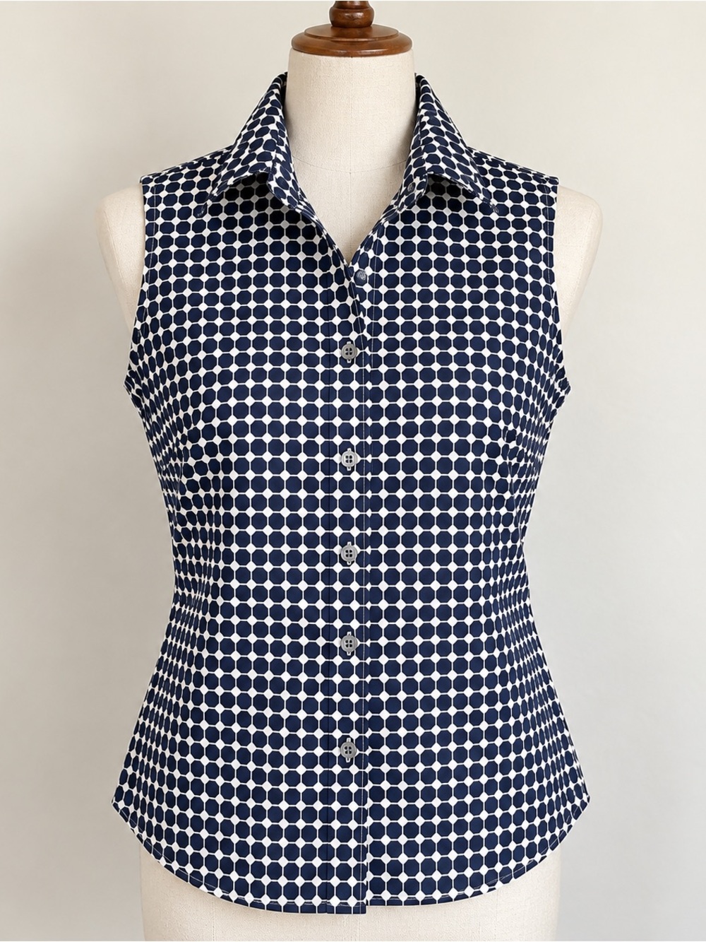 Banana Republic Women’s Size 8 Navy White Sleeveless No Iron Button Down Top